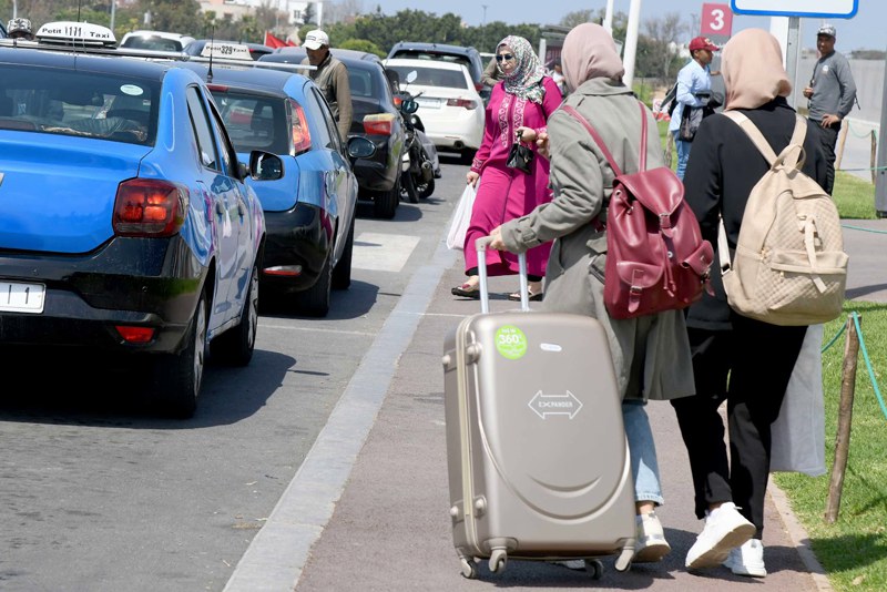 إقبال المغاربة على "كوفواتيراج العيد" يحرج منظومة النقل العمومي