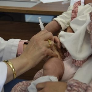 الصحة تدعو إلى استكمال تلقيح الأطفال