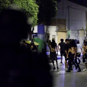 "صيد الموروس" في إسبانيا .. الفنادق للكلاب والشوارع للمهاجرين