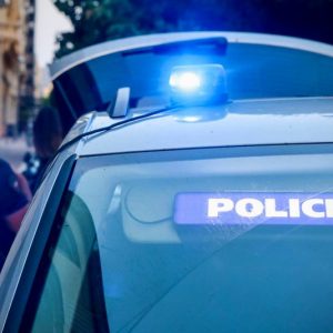 "هجوم تراب" يشعل نقاش العنصرية