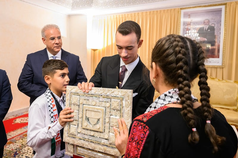 الأمير مولاي الحسن يستقبل الأطفال المقدسيين المشاركين بالمخيم الصيفي