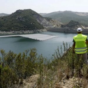 ألواح تخفض تبخر مياه سدود المغرب