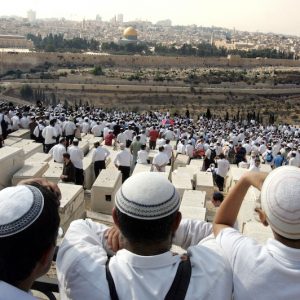 حقيقة "الأرض الموعودة".. اليهود الإشكناز ليسوا من نسل إبراهيم وإسحاق