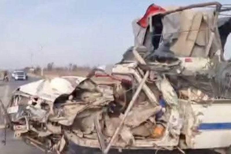 حادث سير يقتل امرأتين ويخلف جرحى