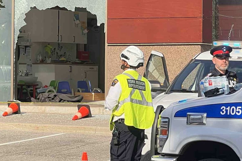 مقتل طفل وإصابة آخرين جراء اقتحام سيارة حضانة قرب تورونتو بكندا