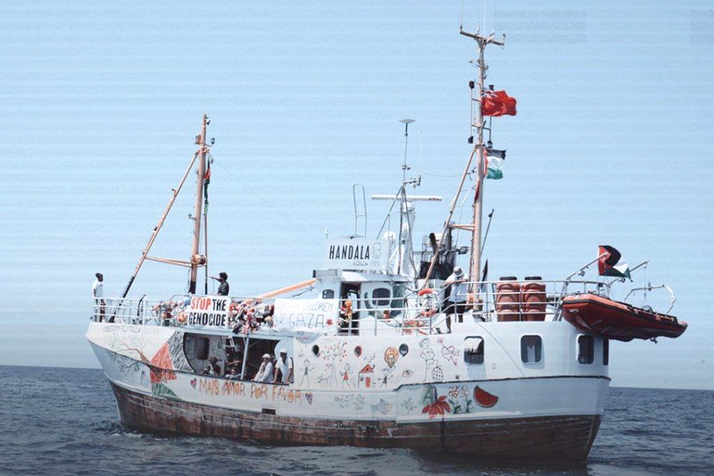 إنقاذ ركاب سفينة متجهة لقطاع غزة