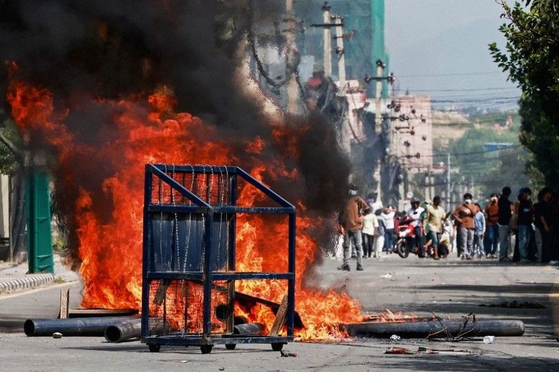 احتجاج على حجب مواقع التواصل الاجتماعي يخلف 16 قتيلا في النيبال