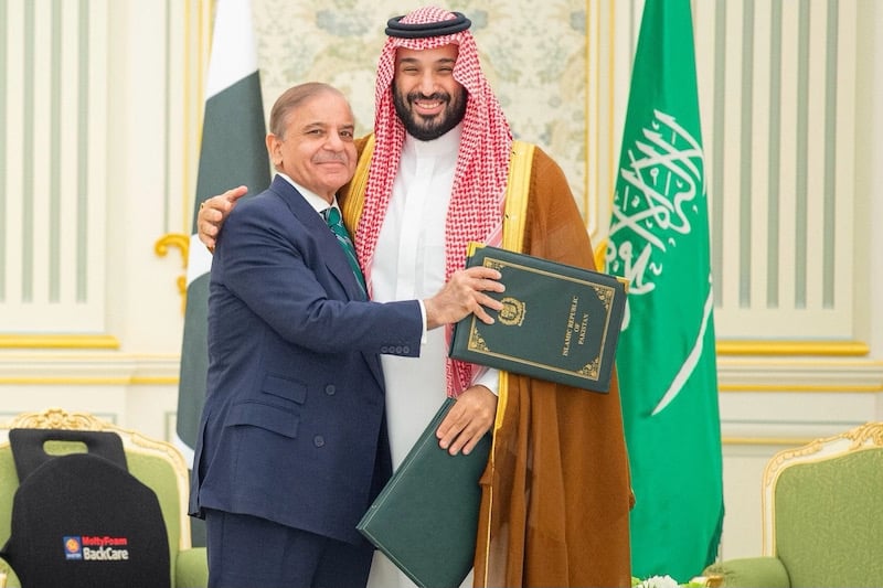 غموض يكتنف ثنايا اتفاقية الدفاع الاستراتيجي بين السعودية وباكستان
