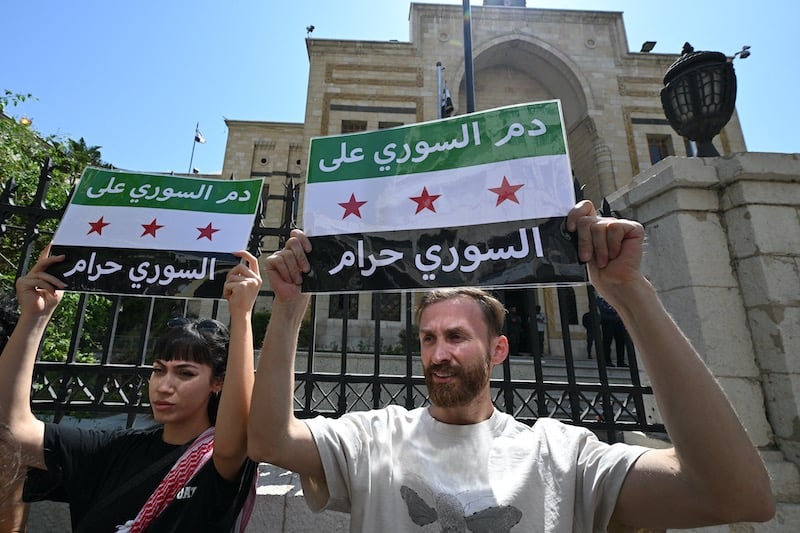 سوريا بين ضفّتي الفرات .. خريطة جديدة تتشكل على وقع الانقسام والسلاح