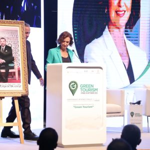 عمور: المغرب يضاعف السياحة المستدامة ويستهدف 26 مليون زائر في 2030