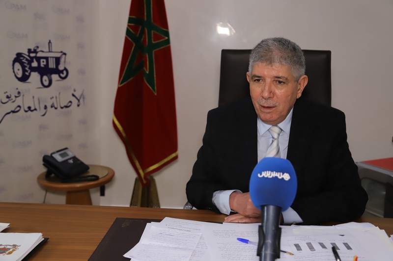 التويزي: خلط الأوراق بالدقيق "مجاز لغوي".. والمواطن يجد الأحجار في الخبز