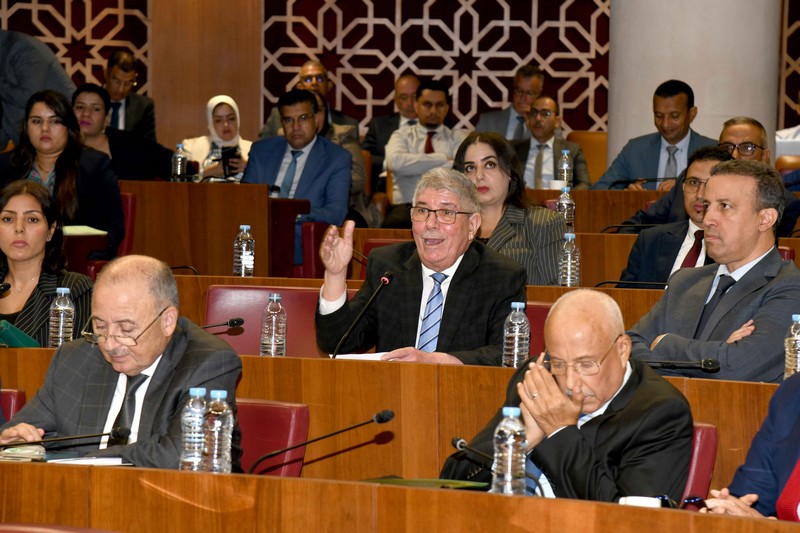 فريق "الجرار" يتهم شركات بطحن الورق وتقديمه كدقيق مدعم للفقراء