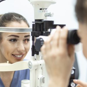 طب العيون ينبه إلى "تشخيص الحول"