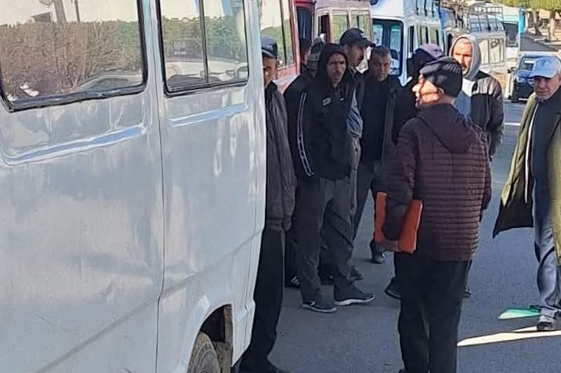 مهنيو النقل المزدوج يحتجون في وزان