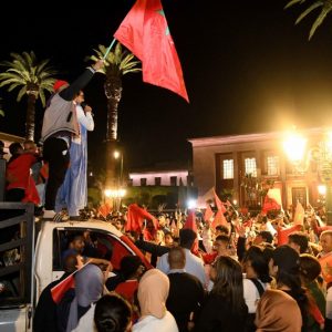 قلب العاصمة يتزين بالأعلام الوطنية