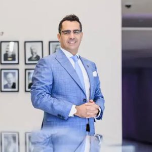 مغربي يُتوَّج برلماني السنة في كيبيك