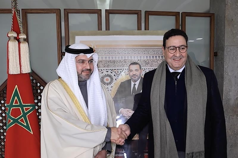 قيوح يستقبل رئيس الطيران الكويتي