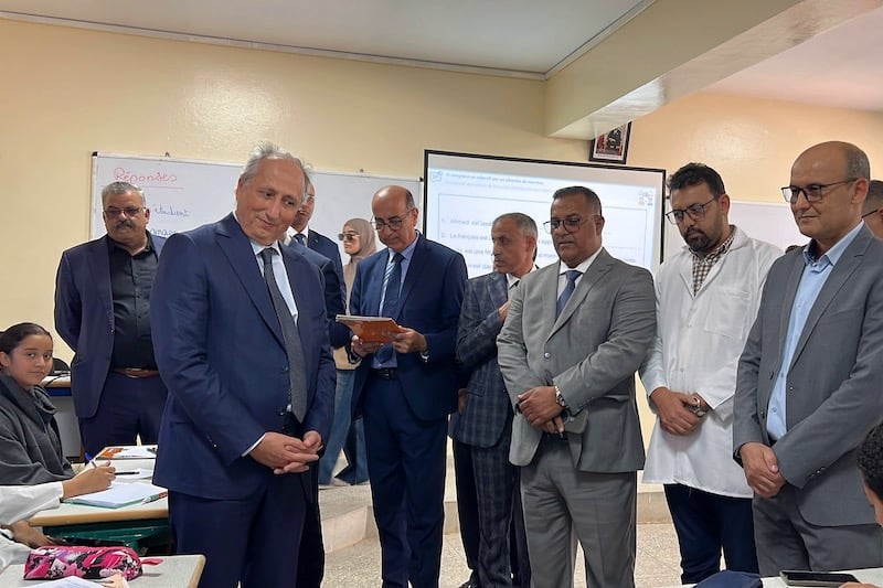 برادة يتفقد مؤسسات تعليمية بالعيون