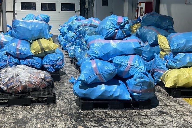 تفاصيل إحباط تهريب أطنان من المخدرات بميناء طنجة المتوسط