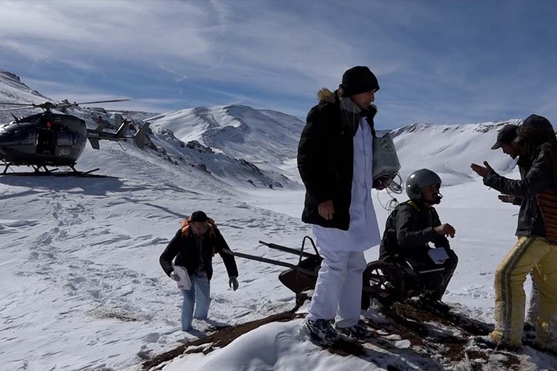 تدخلات جوية بمناطق معزولة