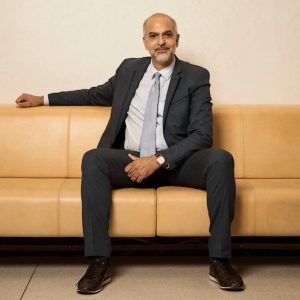 خالد سهولي .. "أخصائي السرطان" يحصل على أعلى وسام مدني في ألمانيا