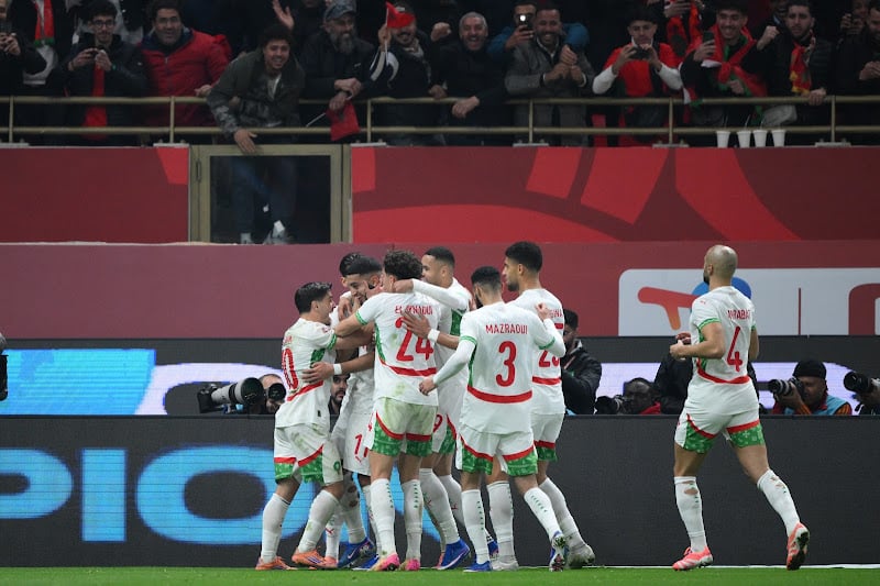 تألق المنتخب يفرح مغاربة في أبوظبي