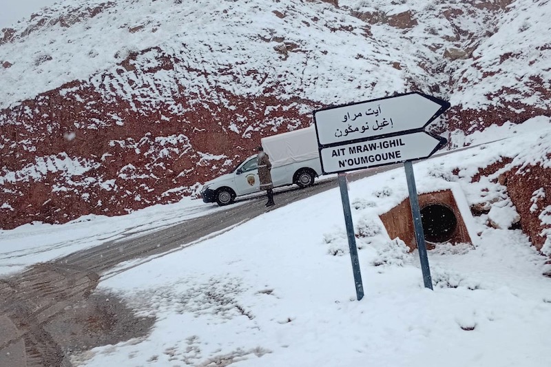 ثلوج كثيفة تعطّل المرور بإقليم تنغير
