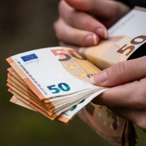 صدمة المحروقات تختبر صلابة احتياطيات المغرب من العملة الصعبة