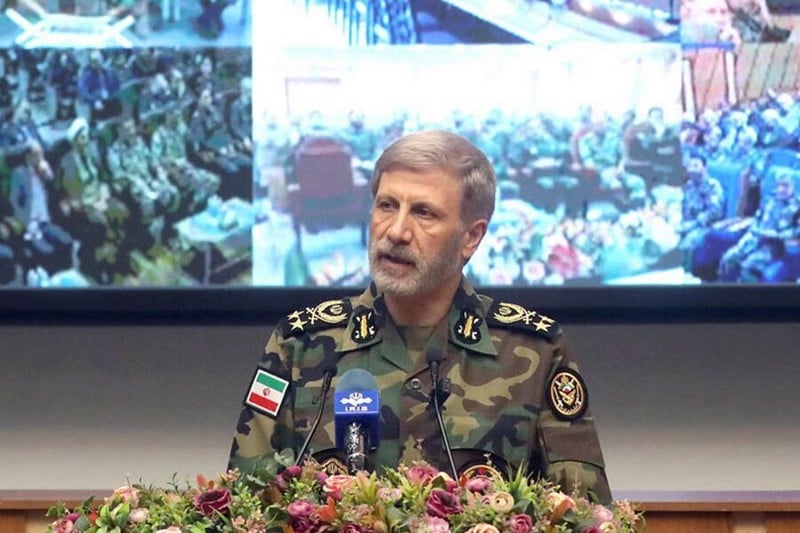 إيران تحذّر من “التهديدات” وتتوعد بالرد