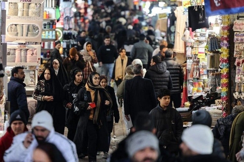 نجل رئيس إيران يرفض حجب الانترنت