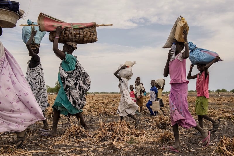 تجدد القتال في جنوب السودان يخلف مئات القتلى وعشرات آلاف النازحين