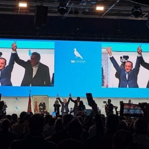 شوكي يتعهّد أمام "الأحرار" بالاستمرارية ويُعْلي طموح صدارة انتخابات 2026