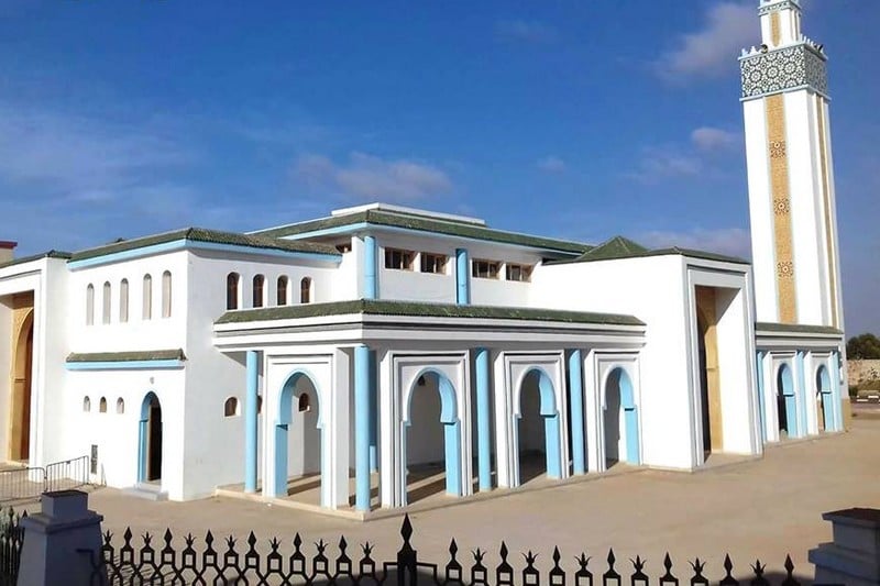 صرح مسجد الحسن الثاني يميز مدينة طانطان
