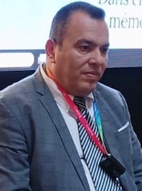 يدُ النبوة تسقي أواني القلوب