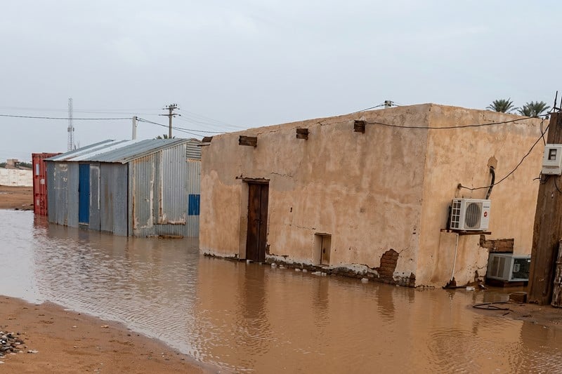 فيضانات غير مسبوقة تفضح هشاشة مخيمات تندوف وتغضب الصحراويين