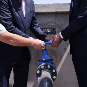 الماء الشروب يجر شركات للتحقيق