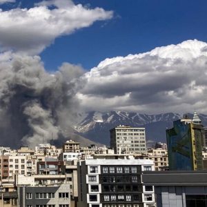 "حرب بلا مركز" .. منطق الدفاع الفسيفسائي للاستراتيجية العسكرية الإيرانية