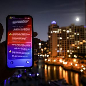 الإمارات تعترض صواريخ ومسيرات إيرانية
