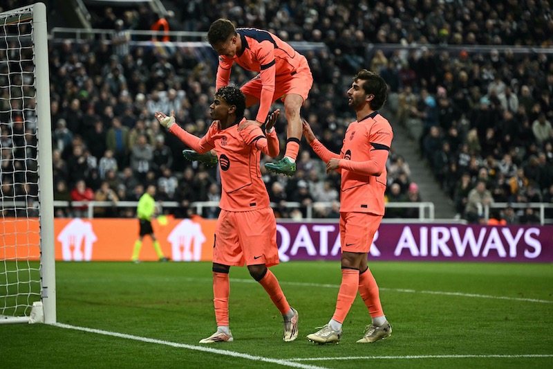 يامال يهدي برشلونة تعادلا ثمينا
