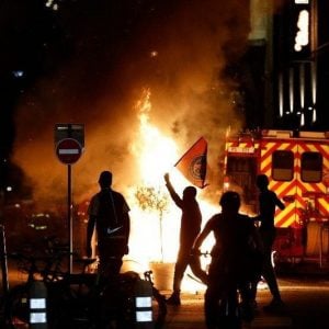 قتيل و780 موقوفا في "شغب باريس"