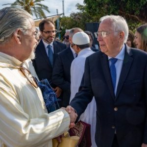 بين التهاني والصراعات .. مصافحة في عيد الأضحى تثير الجدل بمليلية