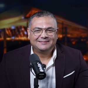 خبير يحذر من "الهندسة النفسية" الرقمية .. ويفضح مراحل تجييش الشباب