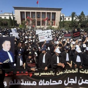 اجتماع ماراثوني يحسم موقف المحامين: استمرار التوقف عن العمل