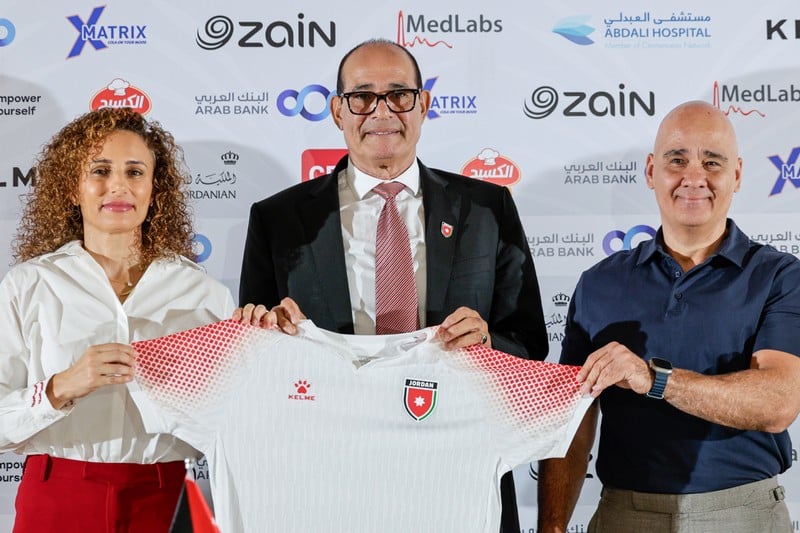 المنتخب الأردني يقدم بادو الزاكي