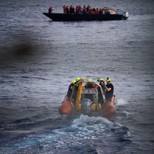 رصيف الصحافة: شواطئ سبتة تتحول إلى فضاء لـ"فنطومات الحريك"