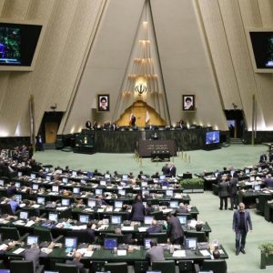 إيران تجرم التواصل بالإعلام "المعادي"