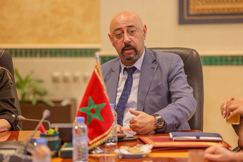 بعد أيام من الجدل .. عمدة طنجة "المبحوث عنه" يعود من إسبانيا
