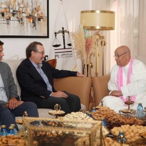 بعثة أمريكية تحط الرحال في العيون