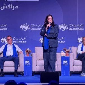 قيادات "البام" تجتمع وسط هتافات .. والحزب يتحدث عن تصدر الانتخابات
