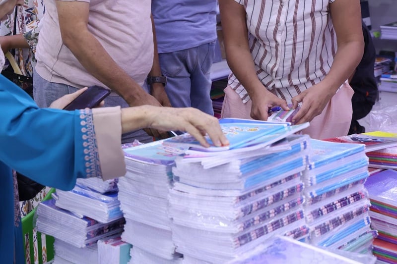 رابطة الكتبيين تثير "خصاص مقررات"
